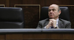 <p>El FMI le llama la atenci&Atilde;&sup3;n a De Guindos</p>
